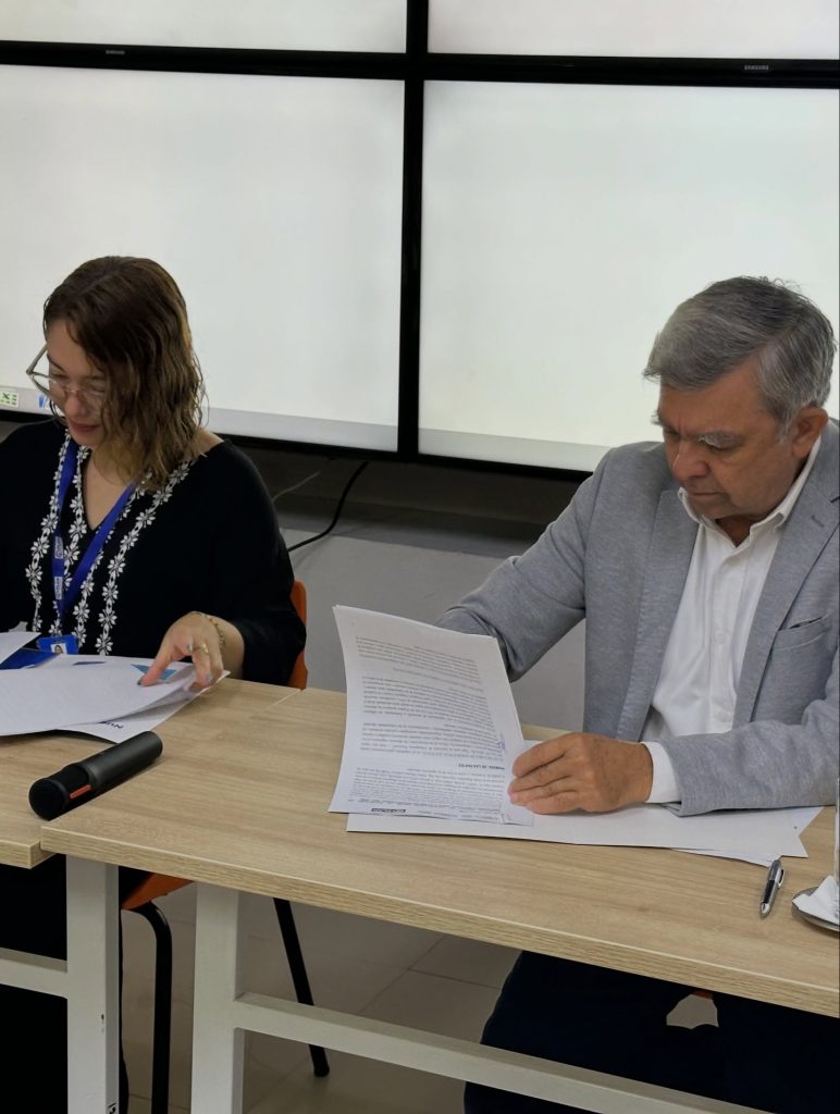 El ministro, Cnel. Arsenio Zarate, firmó un Convenio Marco de Cooperación con Plan International Paraguay.