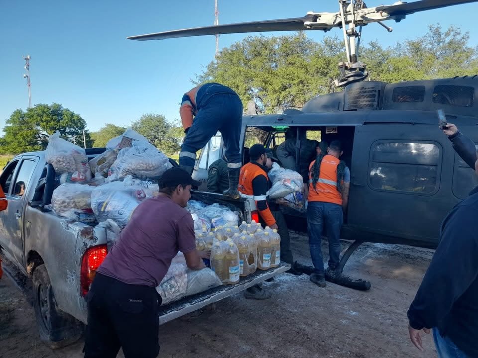 Operativo de puente aéreo para asistir a familias el departamento de Presidente Hayes.